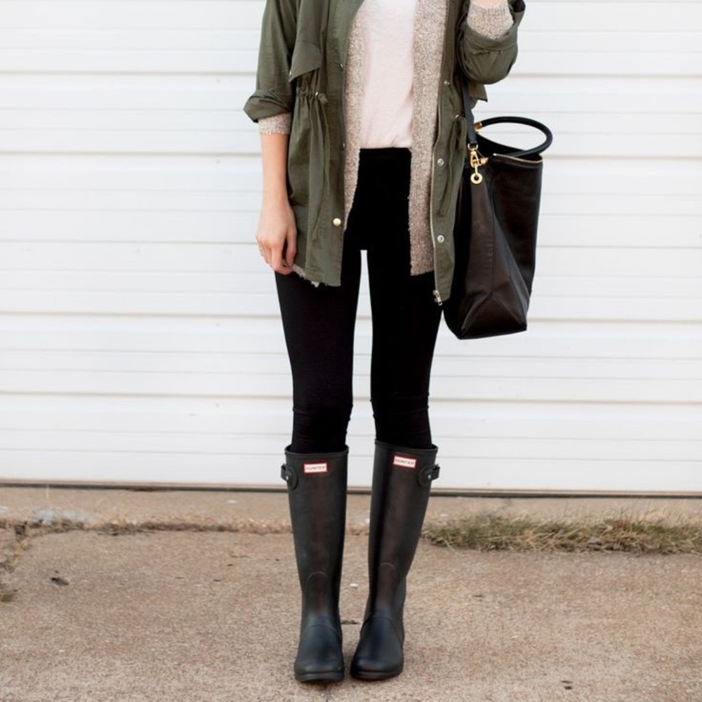 Black Matte Hunter Wellies. Like new!